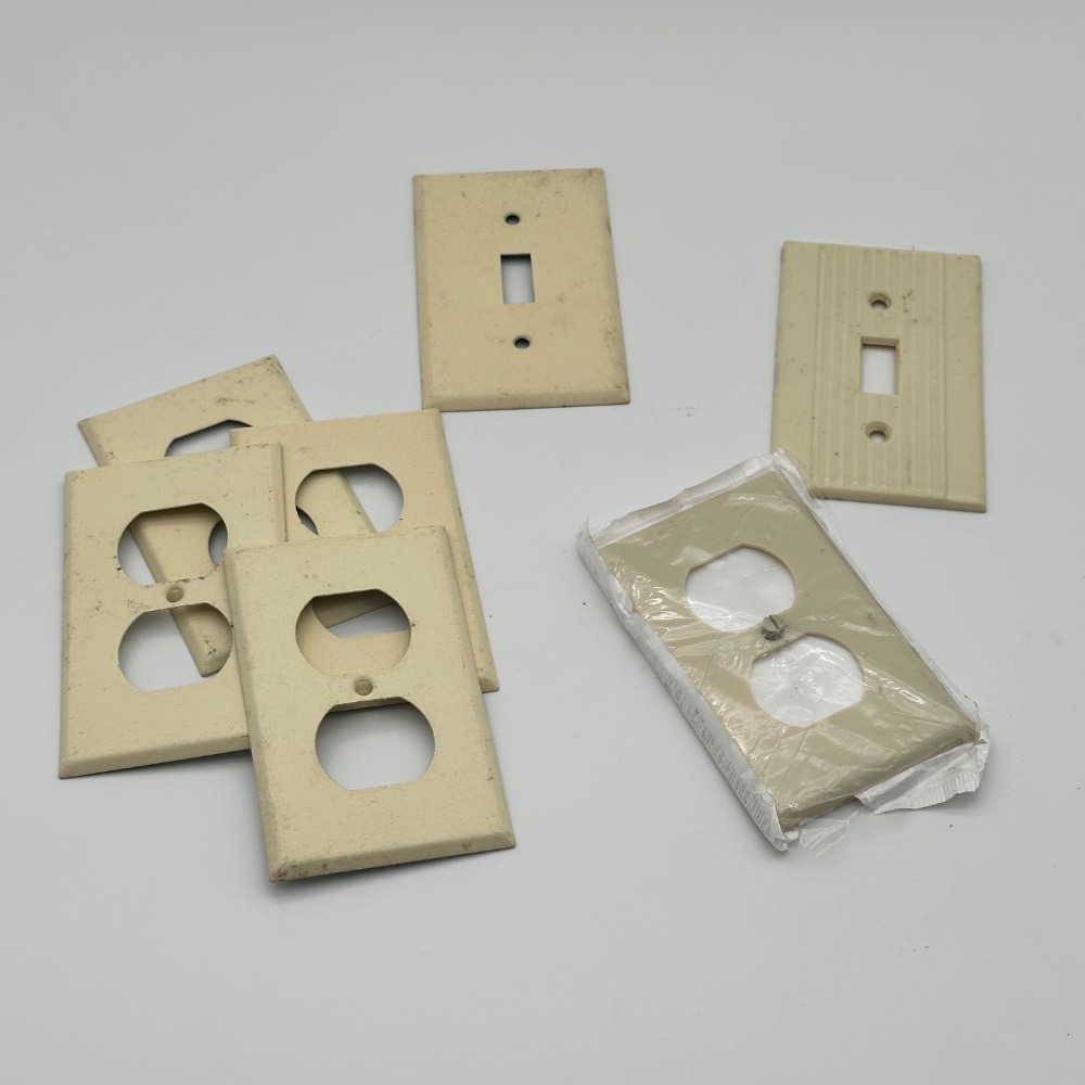 Lot of 7 Switch and Outlet Plate Covers Metal Mulberry brand and Plastic - Picture 10 of 10